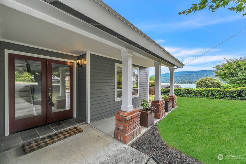 Photo of 3028 197th Avenue SE, Sammamish, WA 98075 (MLS # 2319181)