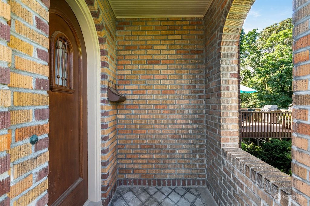 Photo of 311 Smith Place, Seattle, WA 98109 (MLS # 2292029)