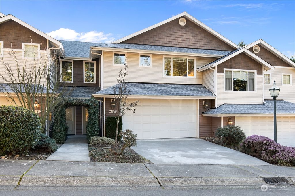 Photo of 1435 NE 166th Court #6, Seattle, WA 98155 (MLS # 2324826)