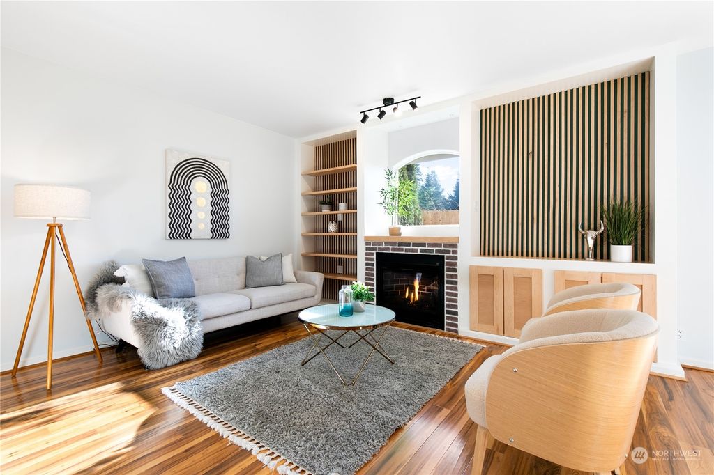 Photo of 1435 NE 166th Court #6, Seattle, WA 98155 (MLS # 2324826)