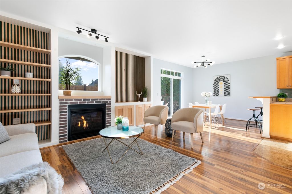 Photo of 1435 NE 166th Court #6, Seattle, WA 98155 (MLS # 2324826)