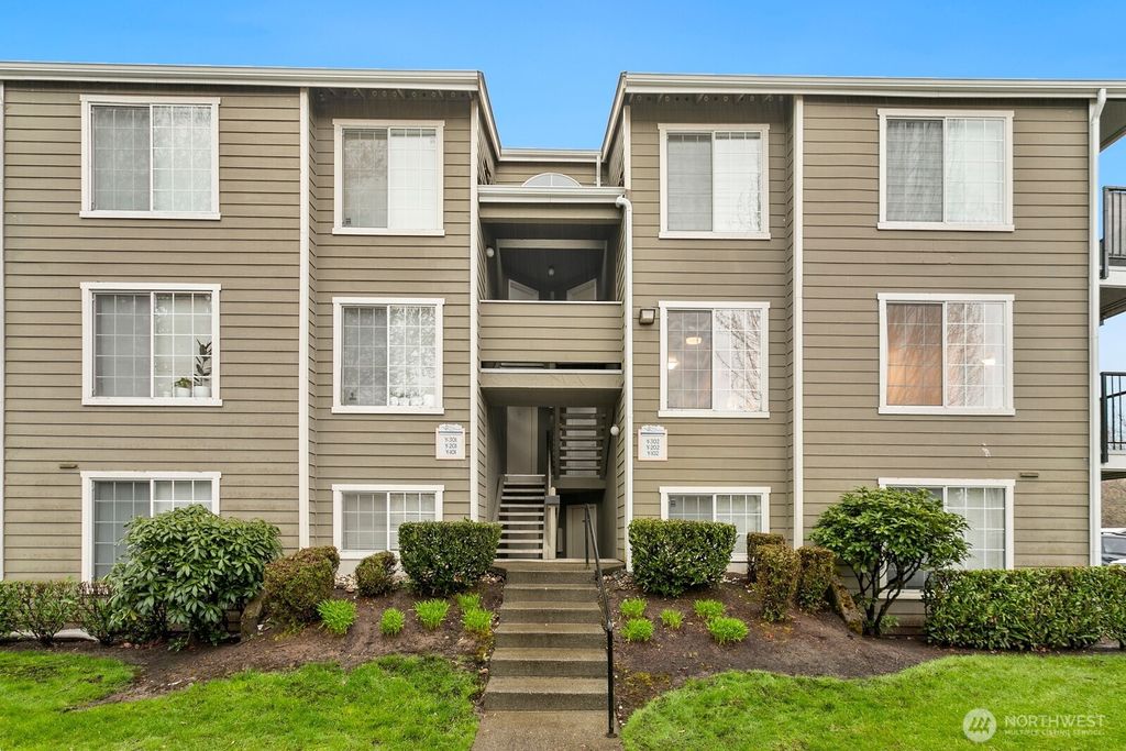 Photo of 28300 18th Avenue S #Y202, Federal Way, WA 98003 (MLS # 2356789)