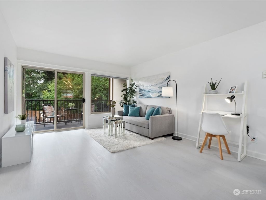 Photo of 130 105th Avenue SE #117, Bellevue, WA 98004 (MLS # 2013148)