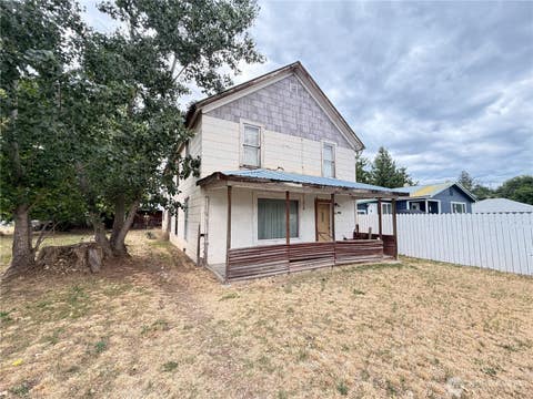 Photo of 1308 Juniper Street, Oroville, WA 98844 (MLS # 2547387)