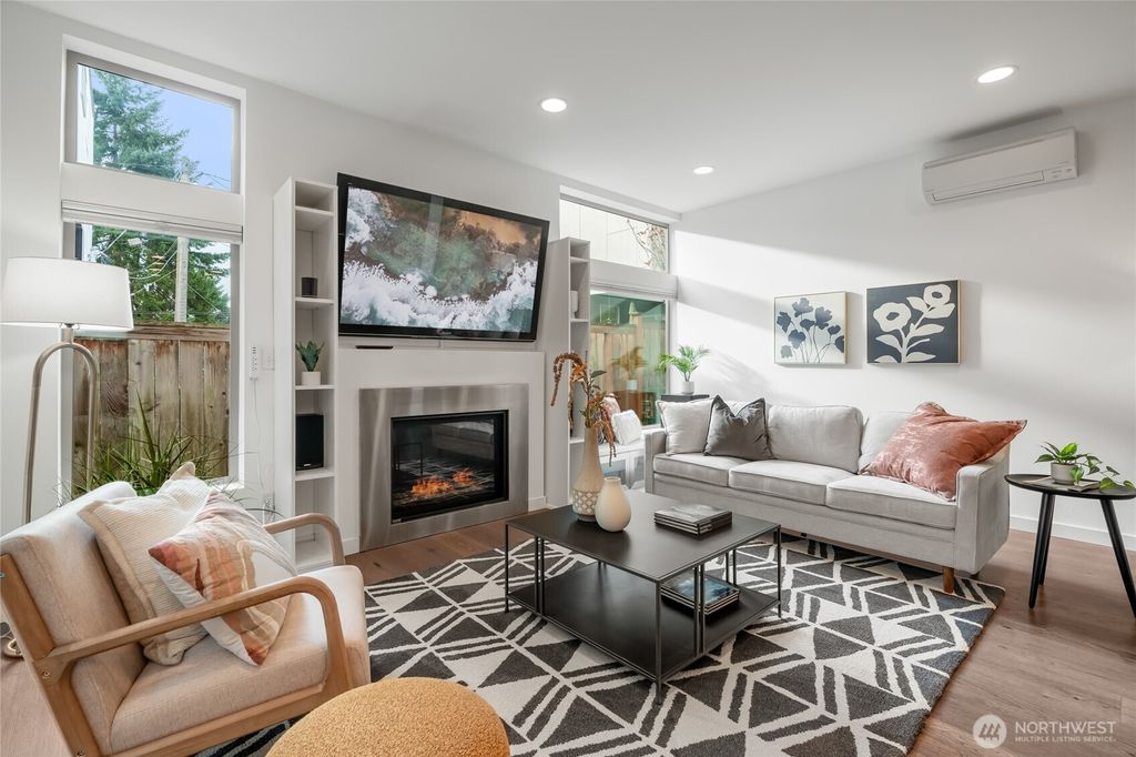 Photo of 730 25th Avenue S, Seattle, WA 98144 (MLS # 2458166)