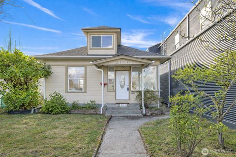 Photo of 2119 Humboldt Street, Bellingham, WA 98225 (MLS # 2497480)