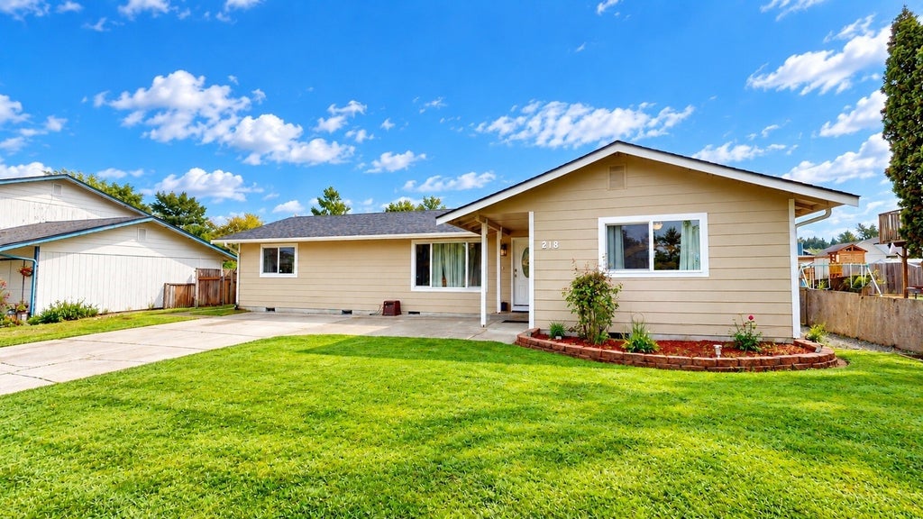Photo of 218 S 24th Street S, Mount Vernon, WA 98274 (MLS # 2595660)