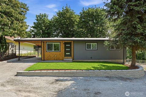 Photo of 21118 11th Avenue S, Des Moines, WA 98198 (MLS # 2527033)