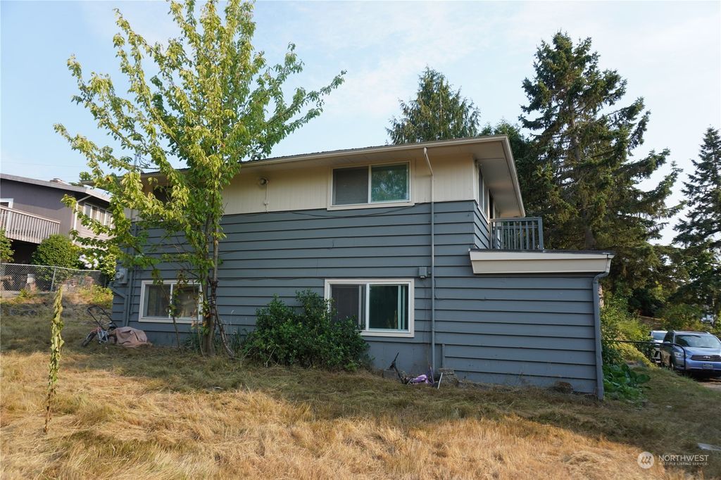 Photo of 25604 16th Avenue S, Des Moines, WA 98198 (MLS # 2144821)