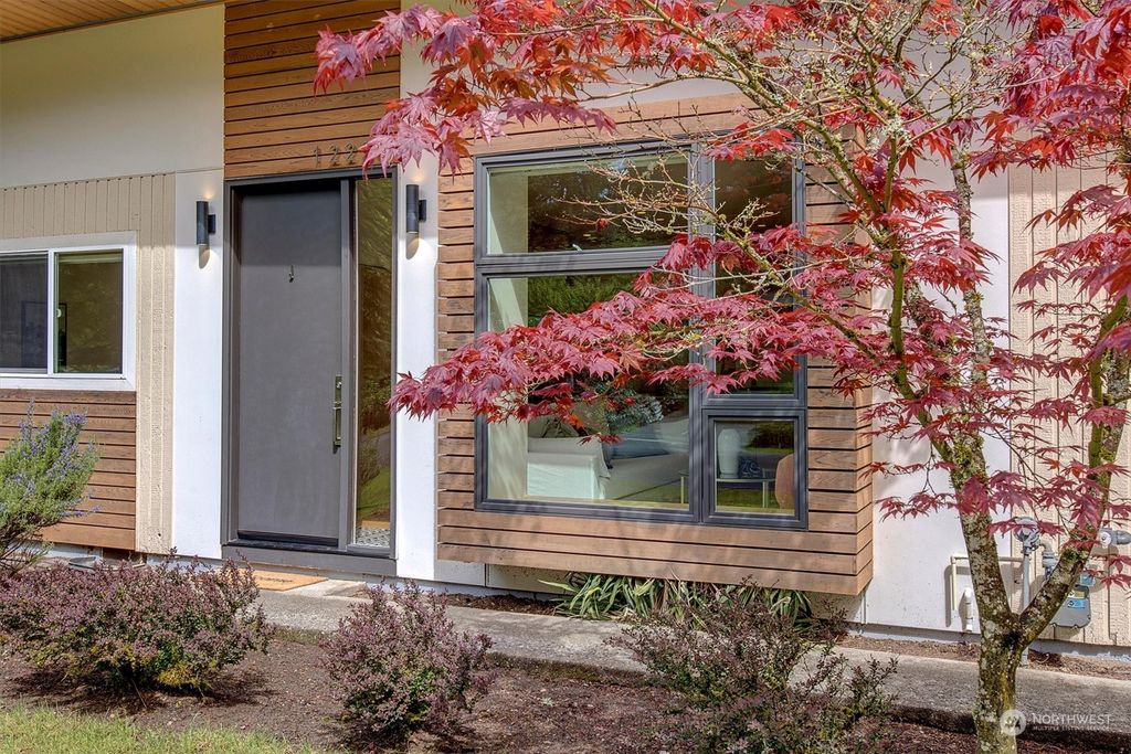 Photo of 12226 NE 64th Street, Kirkland, WA 98033 (MLS # 2226834)