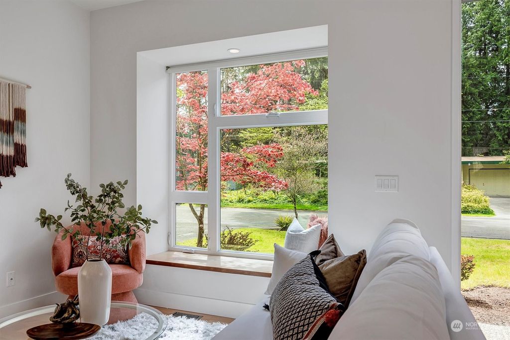 Photo of 12226 NE 64th Street, Kirkland, WA 98033 (MLS # 2226834)