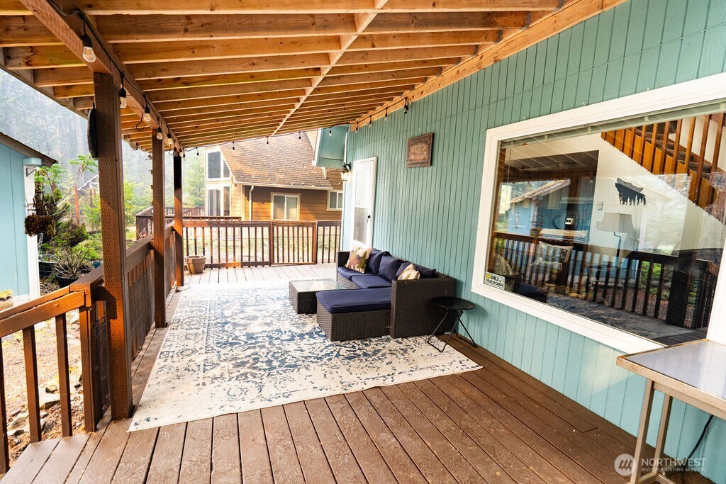 411 N Mt Seattle Way