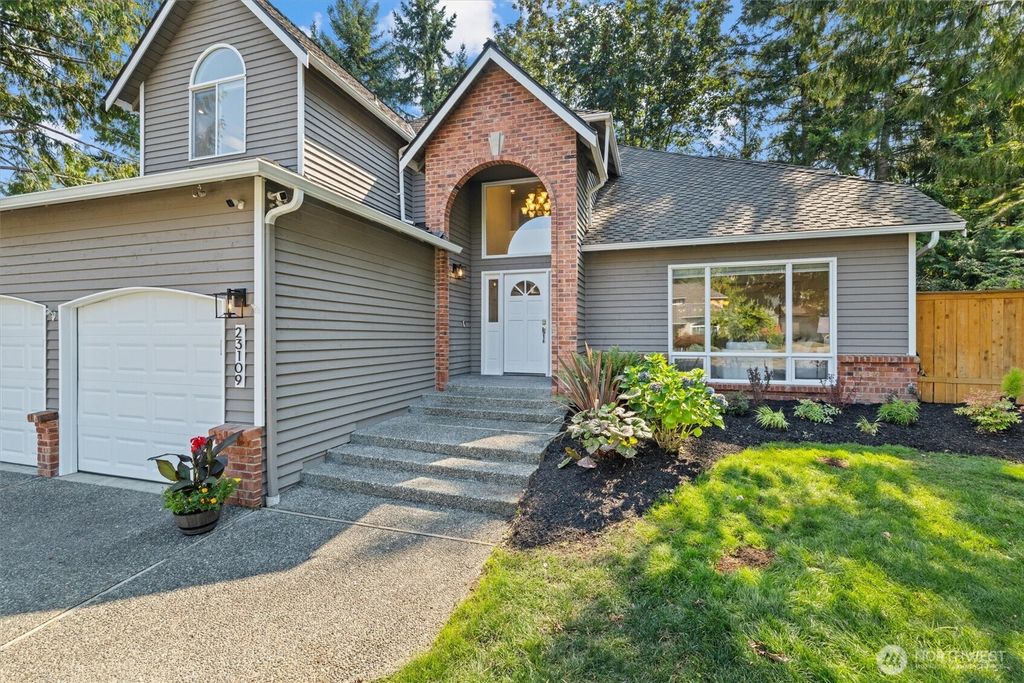 Photo of 23109 NE 18th Place, Sammamish, WA 98074 (MLS # 2438659)