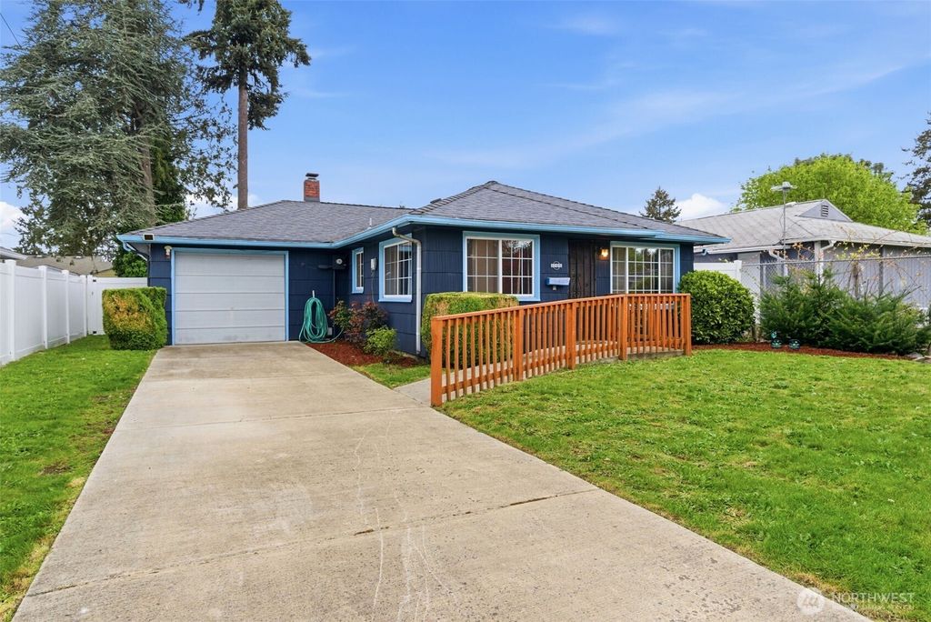 Photo of 1205 118th Street S, Tacoma, WA 98444 (MLS # 2516593)