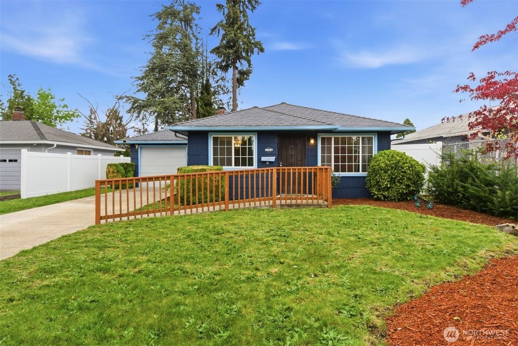 Photo of 1205 118th Street S, Tacoma, WA 98444 (MLS # 2516593)