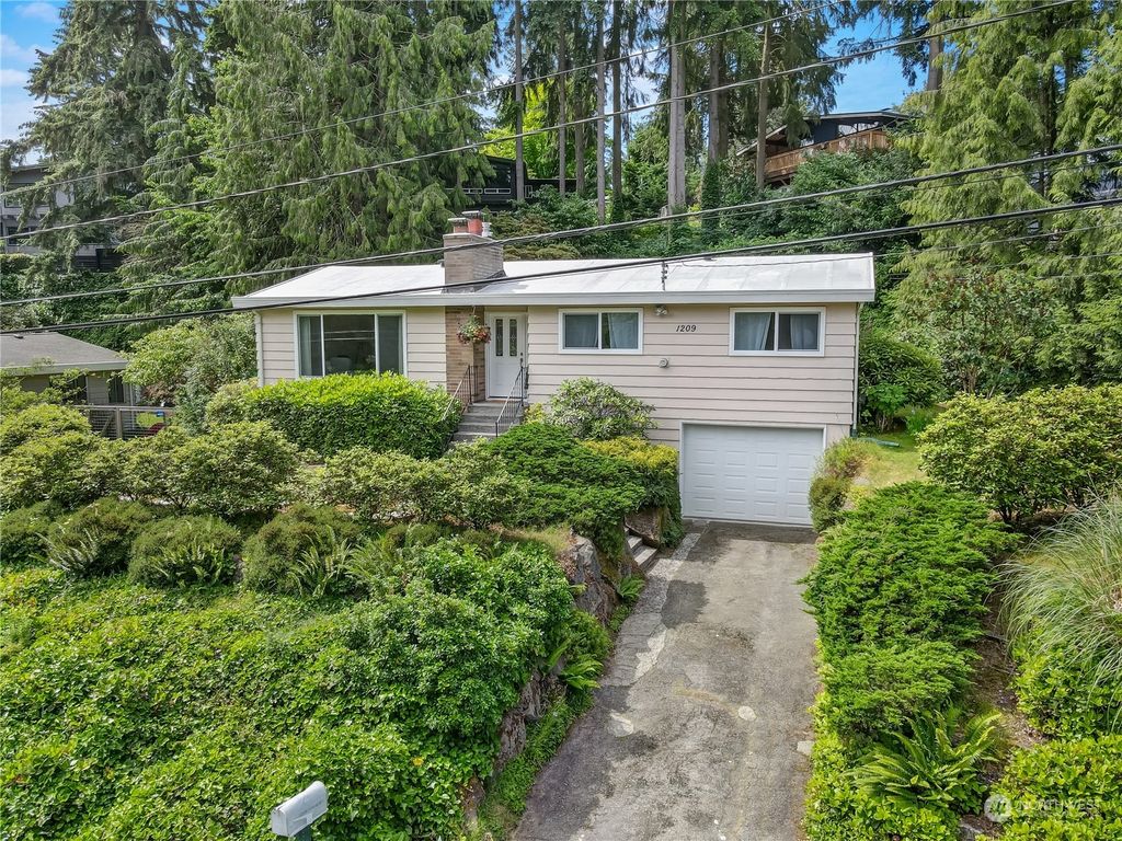 Photo of 1209 NE Perkins Way, Shoreline, WA 98155 (MLS # 2013371)