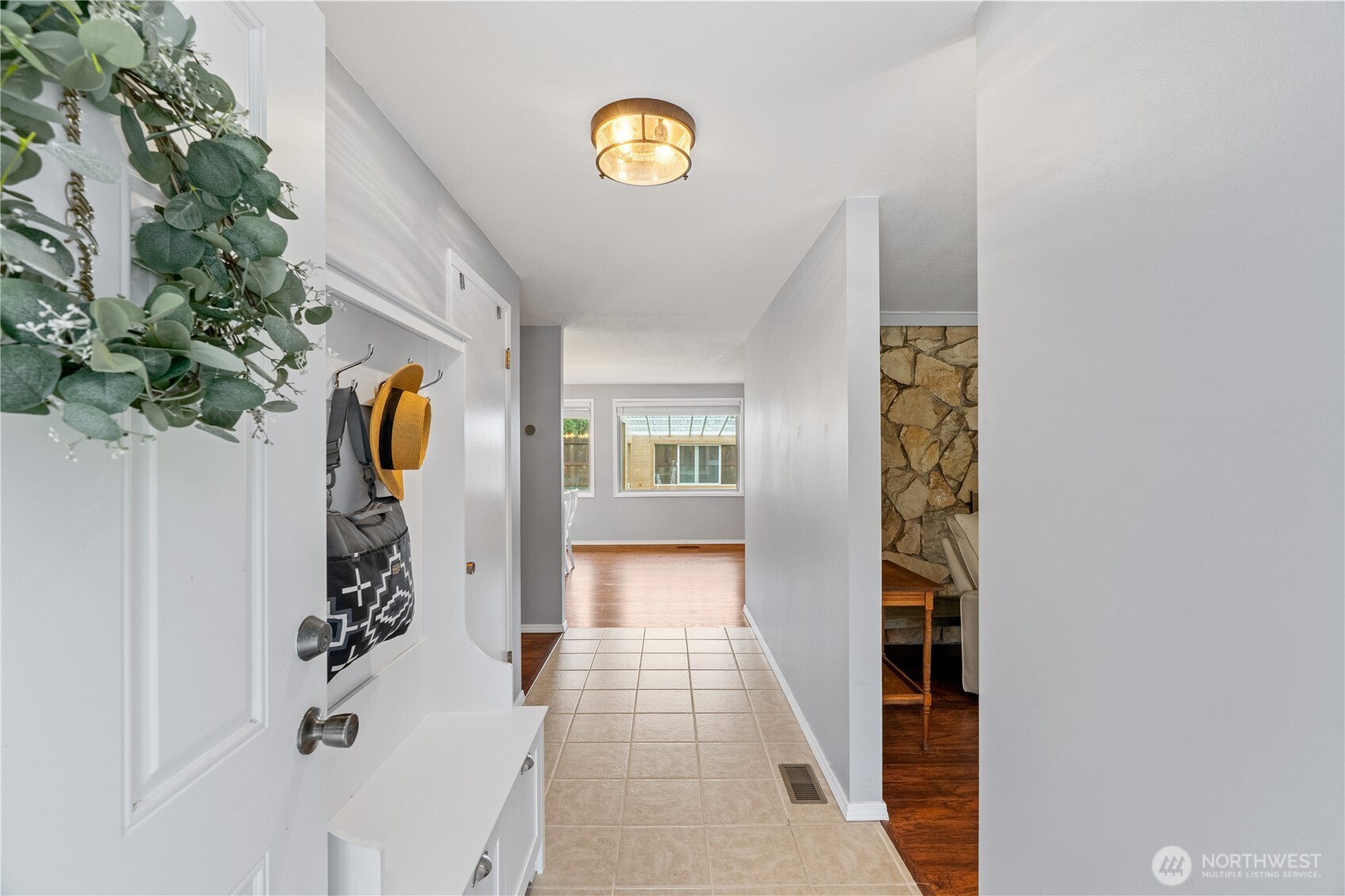 456 Snahapish Avenue SE