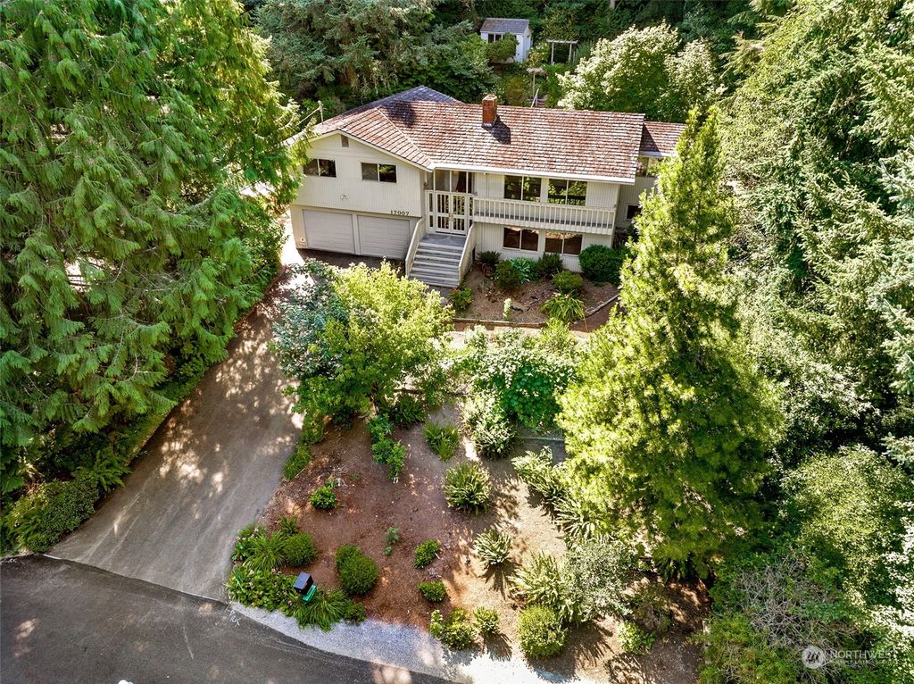 Photo of 17007 11th Place SW, Normandy Park, WA 98166 (MLS # 2146244)