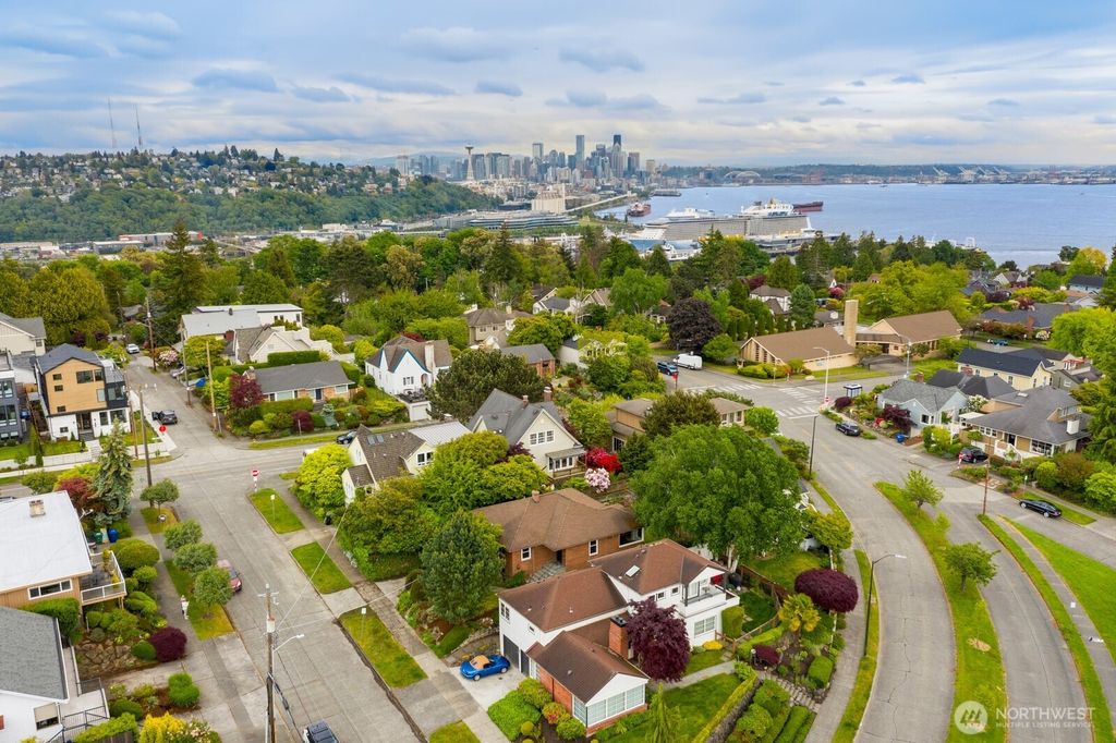 Photo of 2811 W Howe Street, Seattle, WA 98199 (MLS # 2340672)