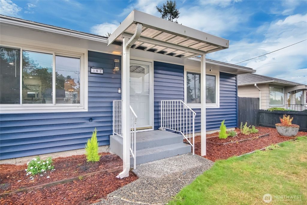 Photo of 302 S 76th Street, Tacoma, WA 98408 (MLS # 2478094)