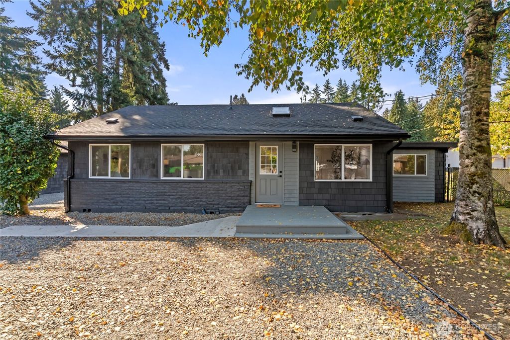 Photo of 817 SW 356th Street, Federal Way, WA 98023 (MLS # 2466675)