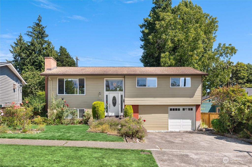 Photo of 9038 34th Avenue SW, Seattle, WA 98126 (MLS # 2145574)
