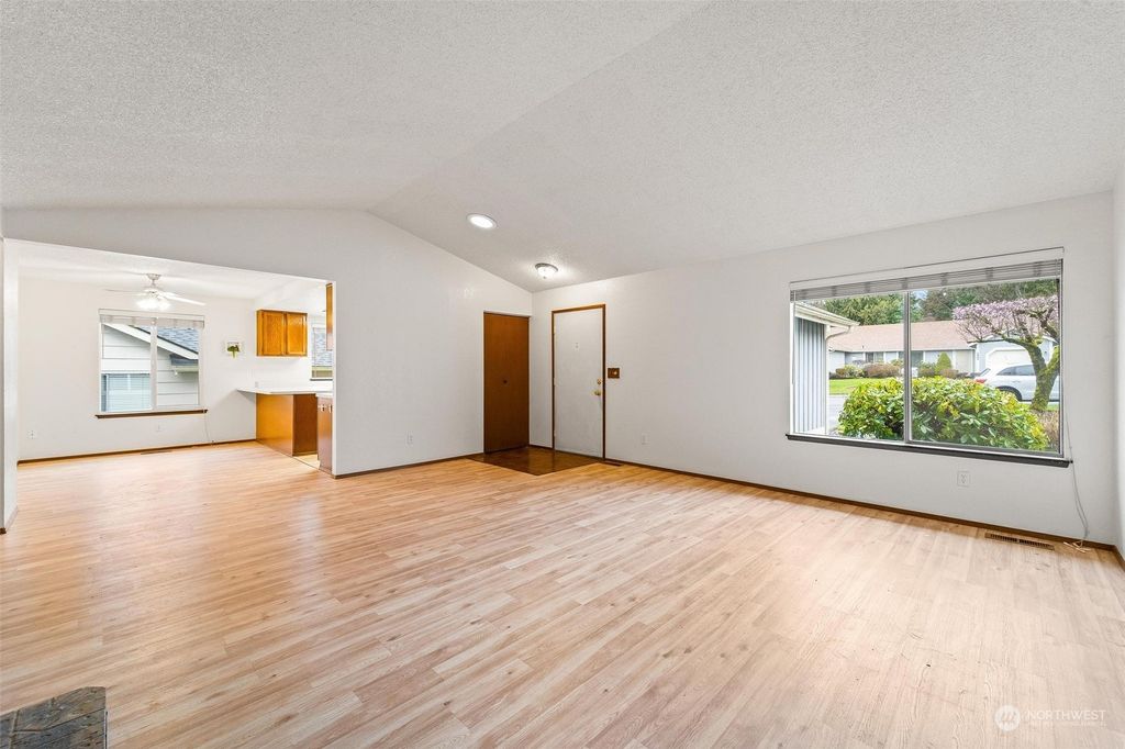 Photo of 1921 SW 307th Street, Federal Way, WA 98023 (MLS # 2203362)