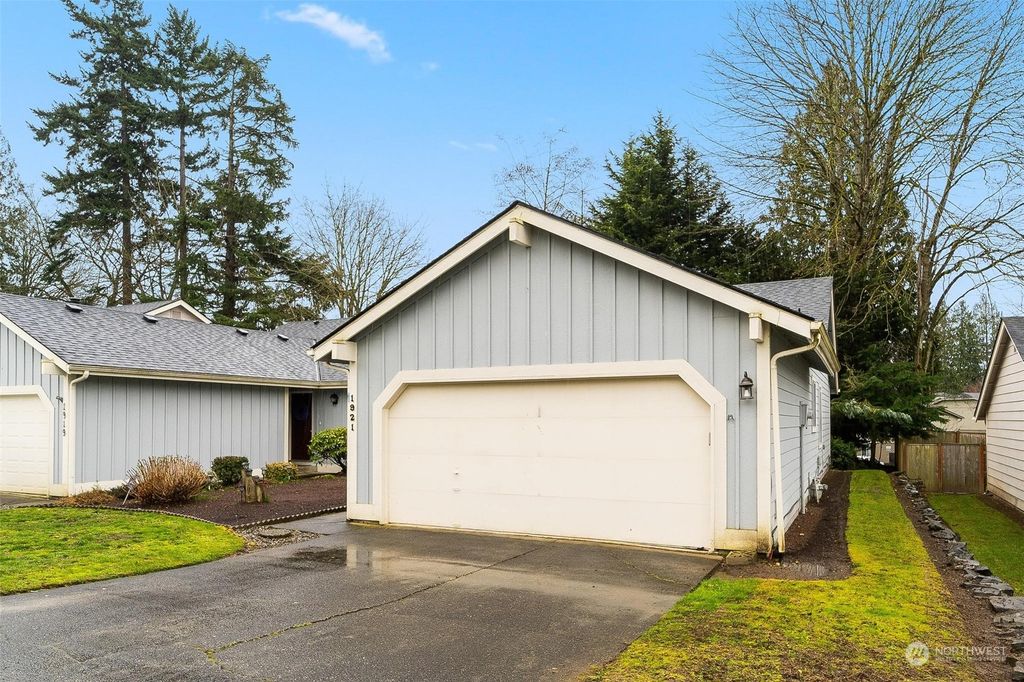 Photo of 1921 SW 307th Street, Federal Way, WA 98023 (MLS # 2203362)