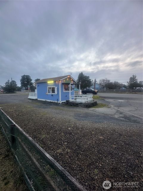 Photo of 1309 Pacific Avenue S, Long Beach, WA 98631 (MLS # 2336862) Photo of 1309 Pacific Avenue S, Long Beach, WA 98631 (MLS # 2336862)
