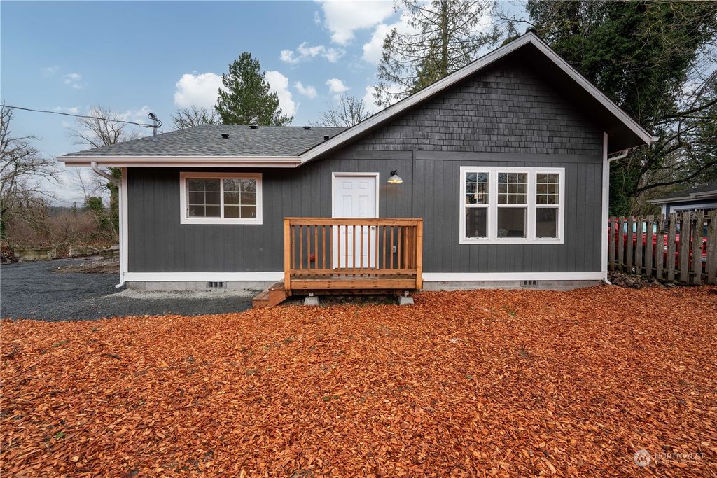Photo of 601 Croft Avenue W, Gold Bar, WA 98251 (MLS # 2194471)