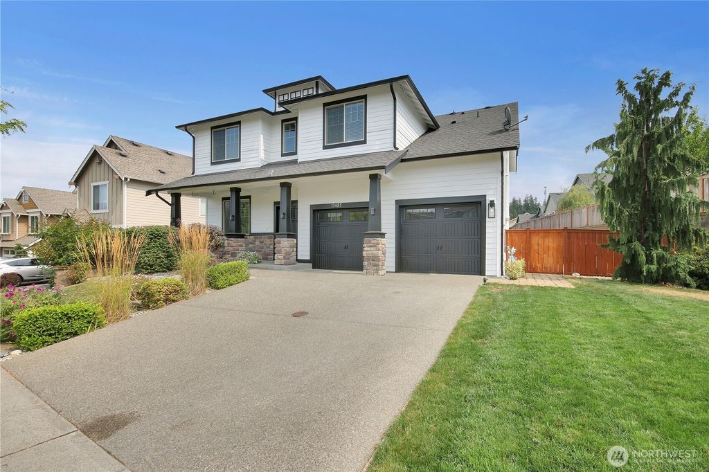 Photo of 13425 189th Avenue E, Bonney Lake, WA 98391 (MLS # 2531629)