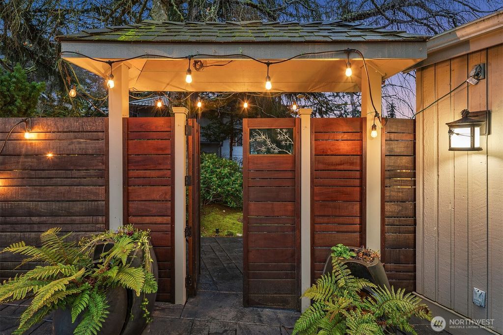 Photo of 4709 154th Place SE, Bellevue, WA 98006 (MLS # 2485119)