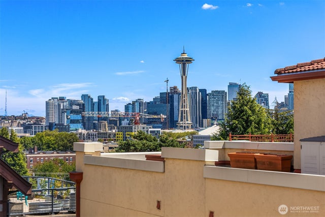 371 W Olympic Place, Seattle