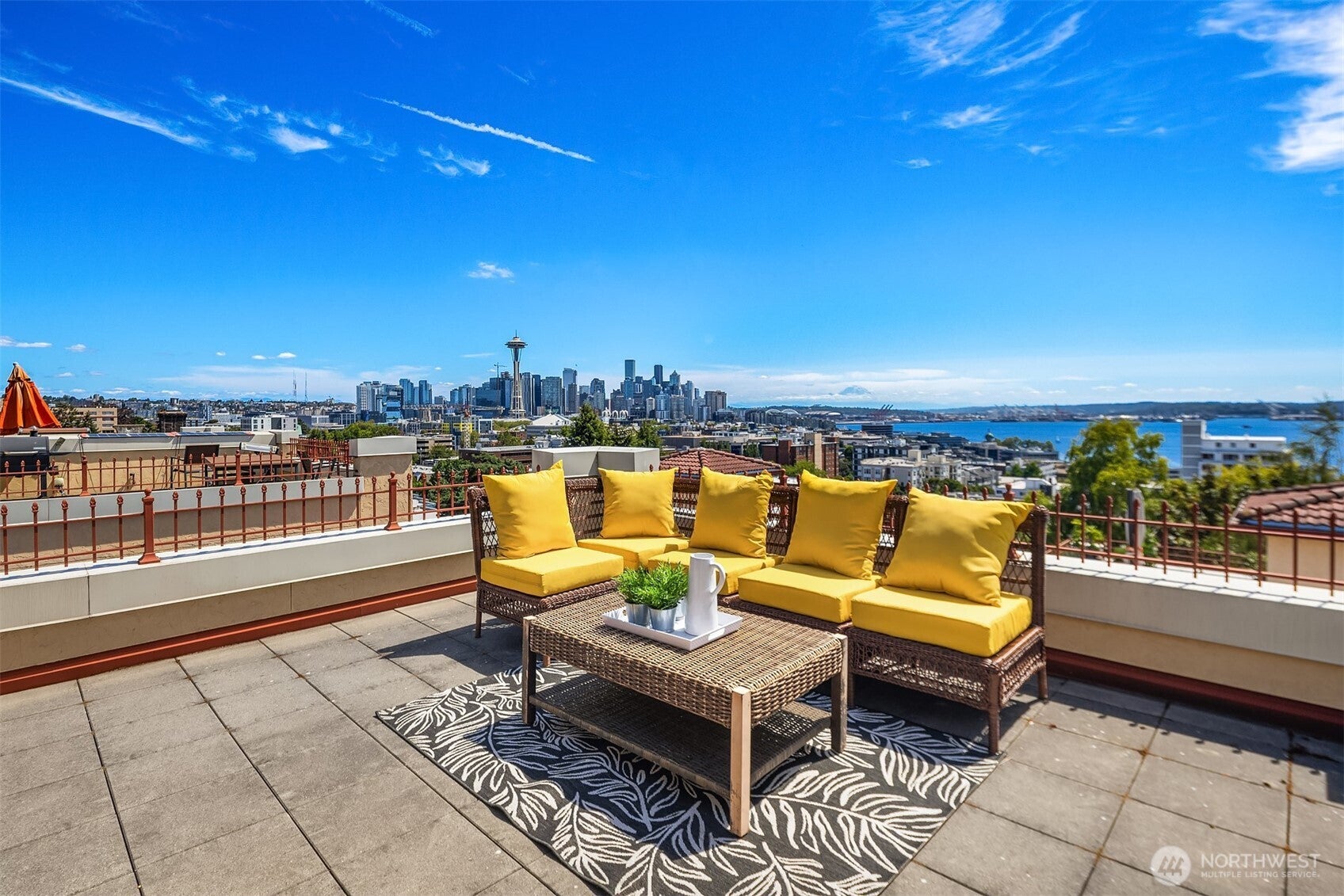 371 W Olympic Place