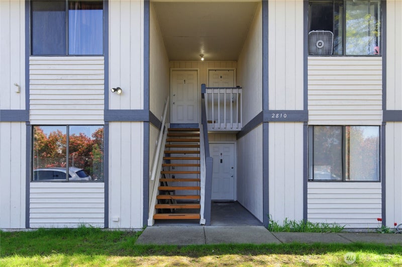 2810 D Place SE