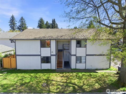 Photo of 2810 D Place SE, Auburn, WA 98002 (MLS # 2514381)