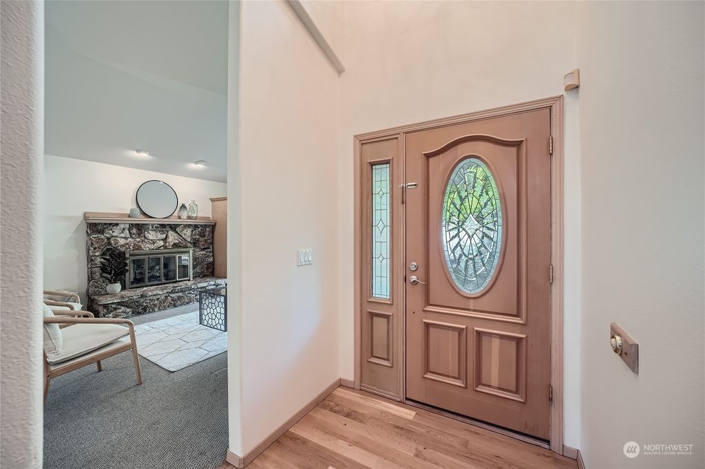 Photo of 11301 SE 304th Street, Auburn, WA 98092 (MLS # 2299200)