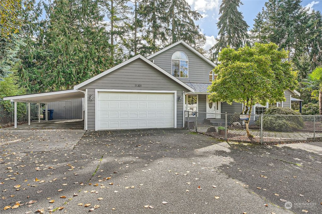 Photo of 11301 SE 304th Street, Auburn, WA 98092 (MLS # 2299200)