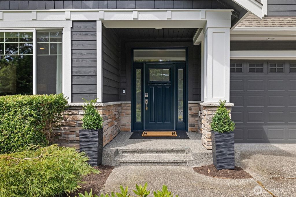 Photo of 8226 NE 117th Street, Kirkland, WA 98034 (MLS # 2408421)