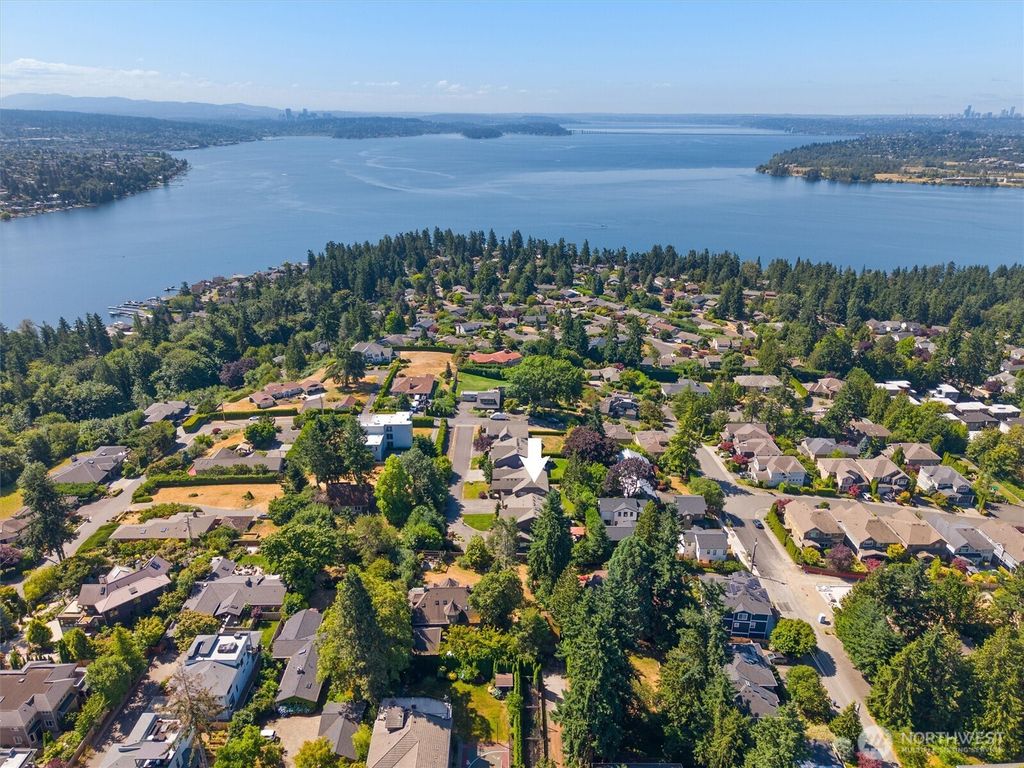 Photo of 8226 NE 117th Street, Kirkland, WA 98034 (MLS # 2408421)