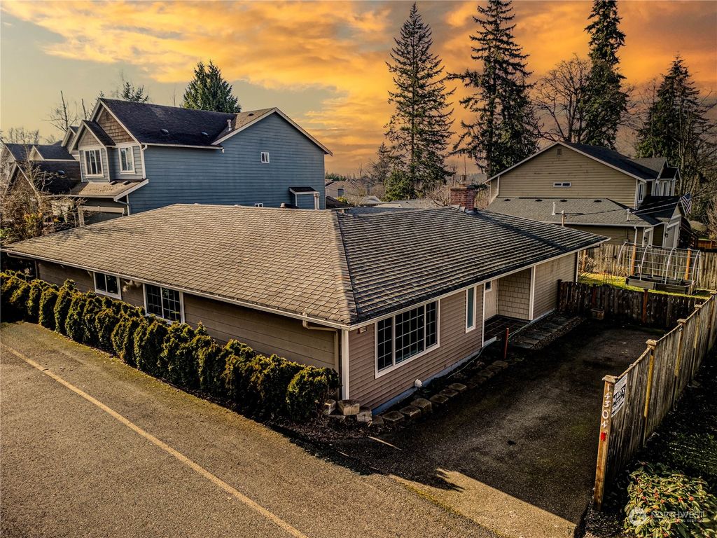 Photo of 14304 11th Place W, Lynnwood, WA 98087 (MLS # 2327519)