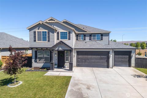 Photo of 215 L Street NE, Quincy, WA 98848 (MLS # 2538904)