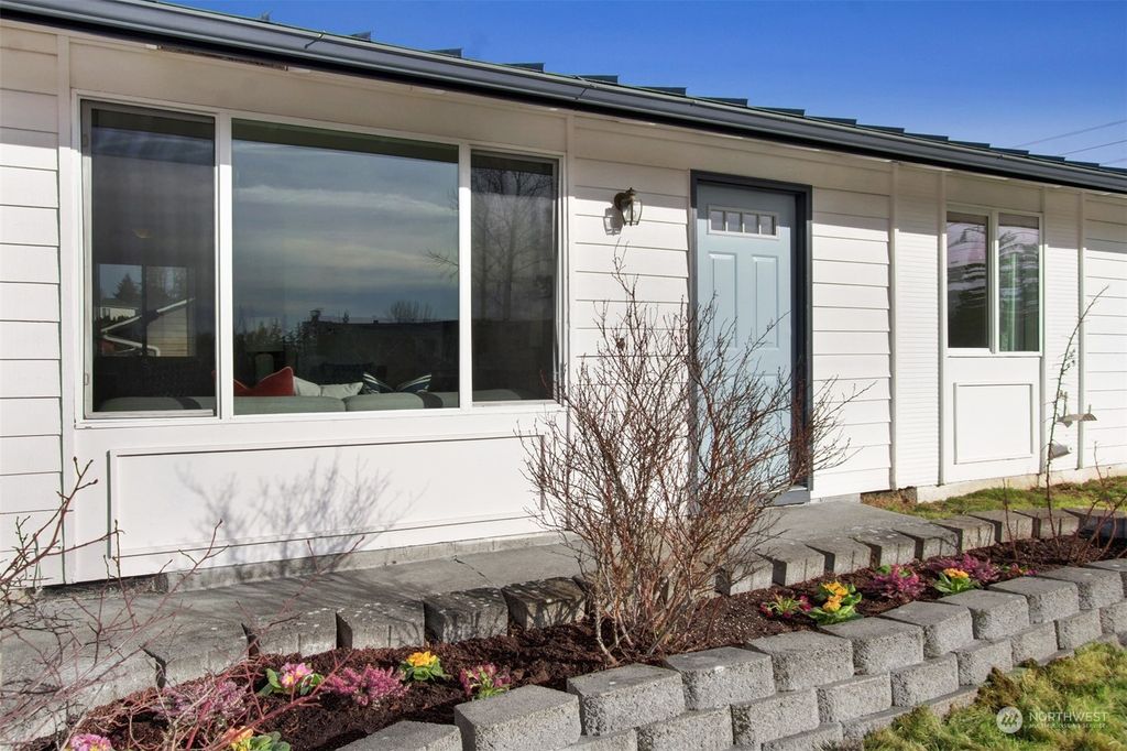 Photo of 21027 Elberta Road, Lynnwood, WA 98036 (MLS # 2325460)