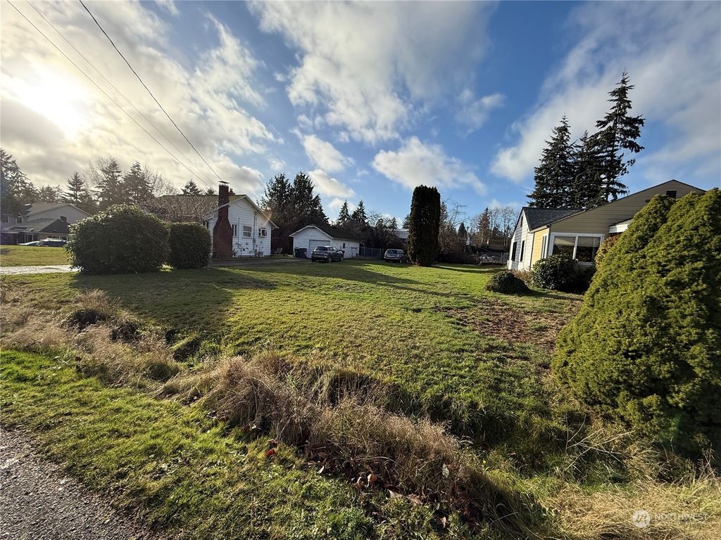 Photo of 134 xx 2nd Avenue S, Burien, WA 98168 (MLS # 2328151)