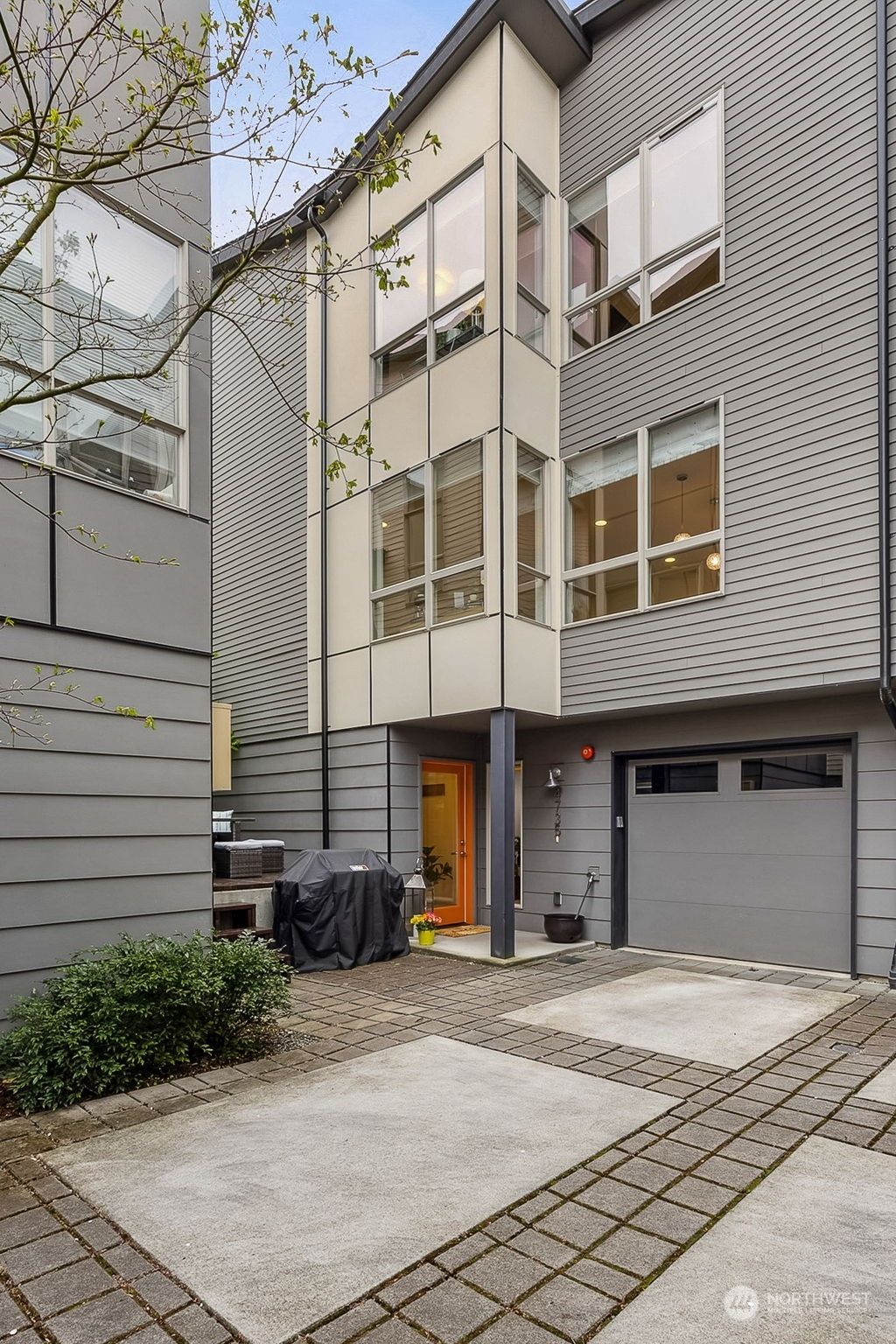 Photo of 4735 35th Avenue S, Seattle, WA 98118 (MLS # 2221167)