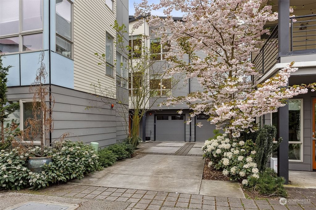 Photo of 4735 35th Avenue S, Seattle, WA 98118 (MLS # 2221167)