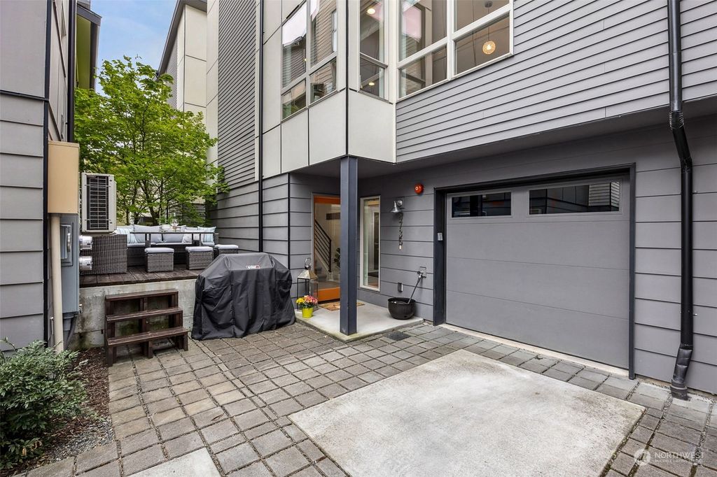 Photo of 4735 35th Avenue S, Seattle, WA 98118 (MLS # 2221167)