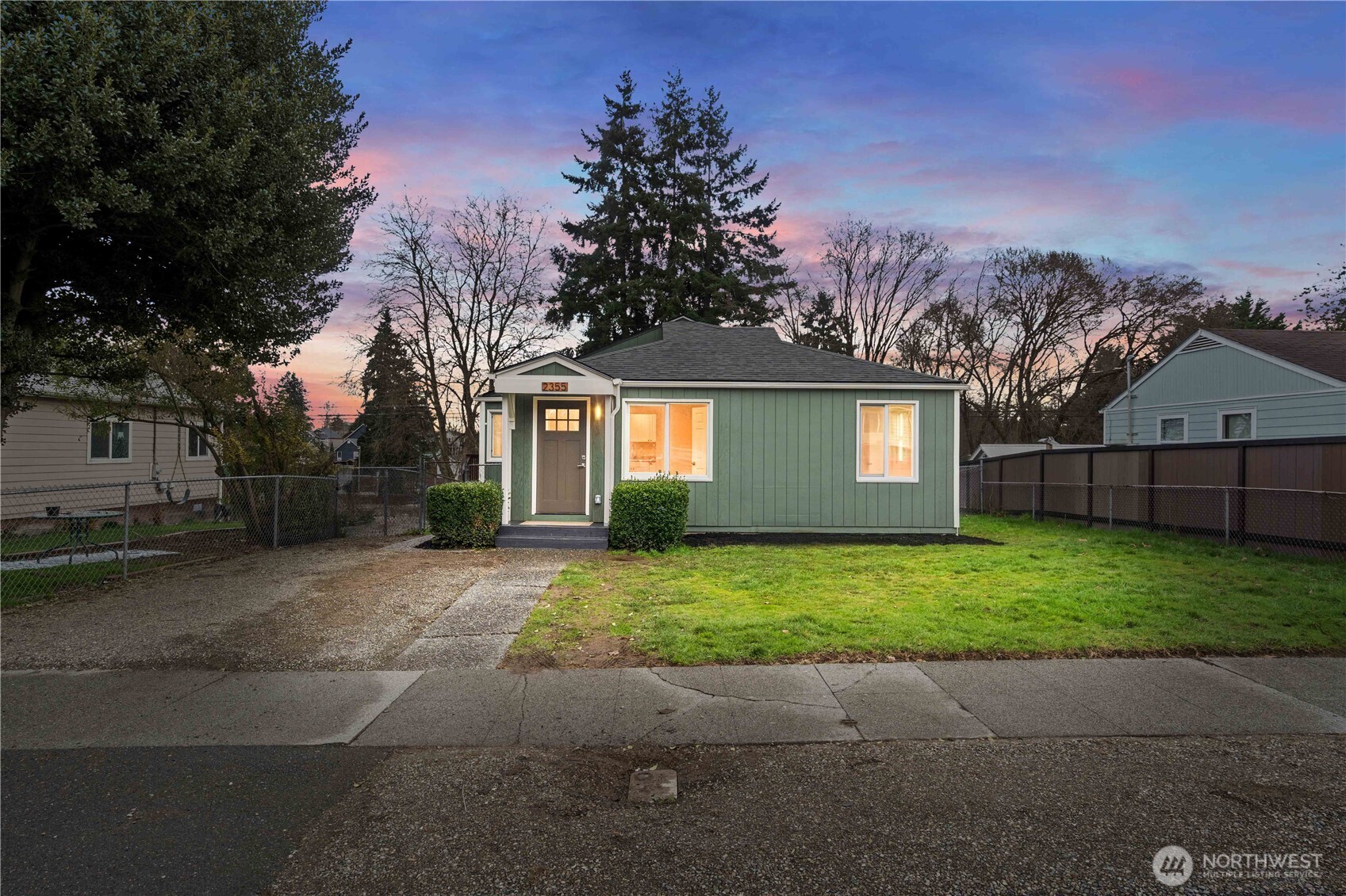 2355 S Hosmer Street