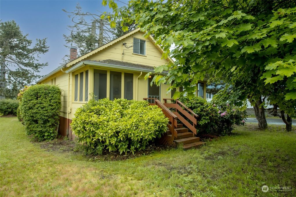 Photo of 24029 Roberts Drive, Black Diamond, WA 98010 (MLS # 2250231)