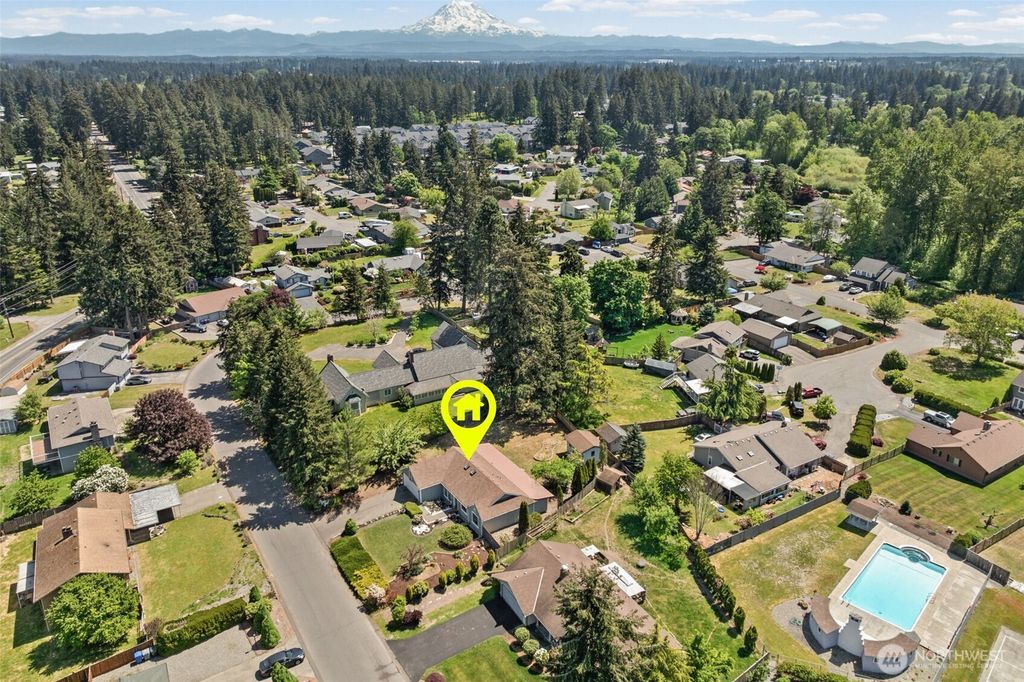 Photo of 420 160th Street E, Tacoma, WA 98445 (MLS # 2521287)